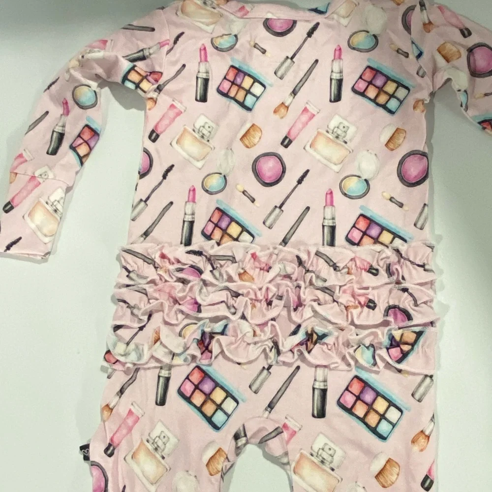 Charming Pink Makeup‎ Print Kids Footie